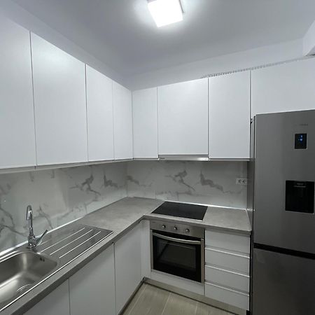 Modern Apartment In Central فلورا المظهر الخارجي الصورة